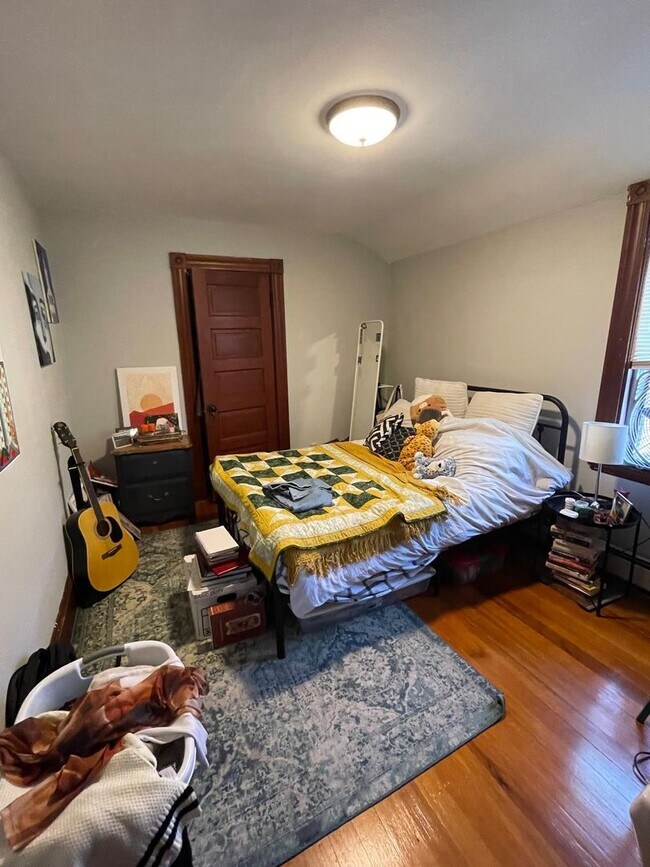 Building Photo - 17 Mapleton St