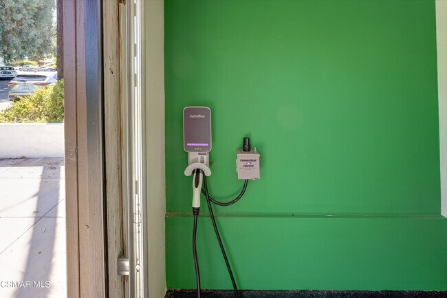 Building Photo - 4833 Dunman Ave