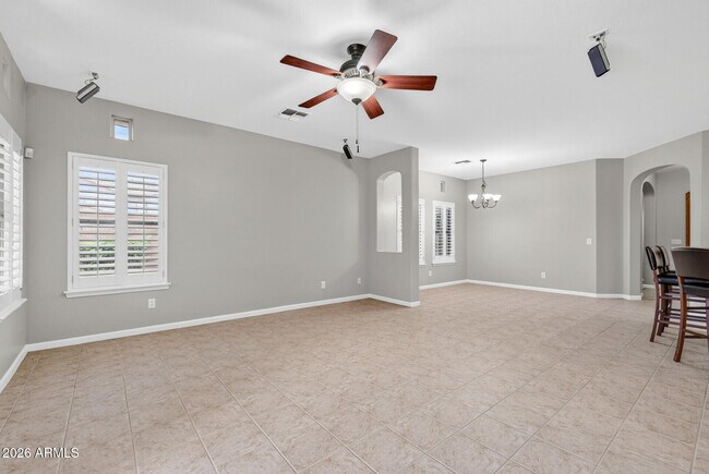 Building Photo - 10639 W Alex Ave