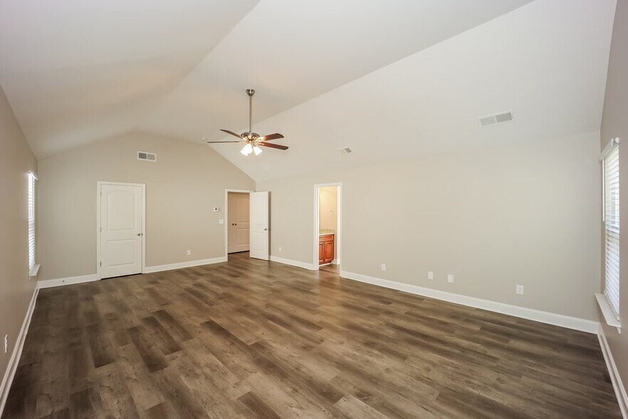Building Photo - 5179 Howell Ct