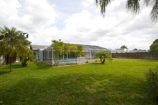 Building Photo - Beautiful & Modernized 3 Bed/3 Bath Pool Home For Rent in PSL!