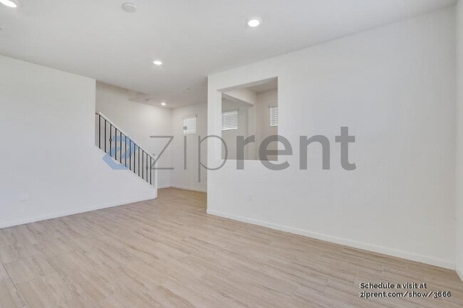 Building Photo - 9315 Mystic Lake Alley