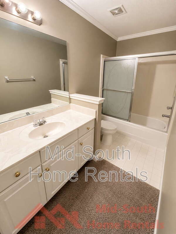 Building Photo - 9901 Woodland Bend Dr