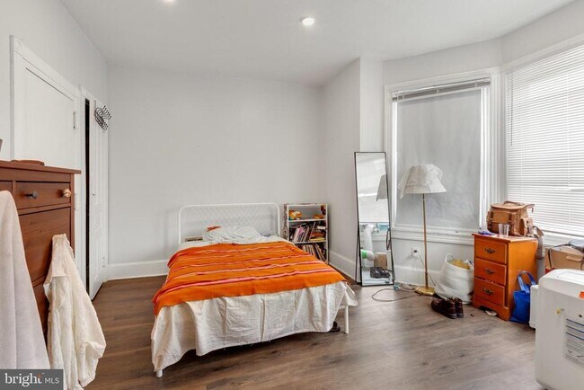 Building Photo - 4706 Warrington Ave