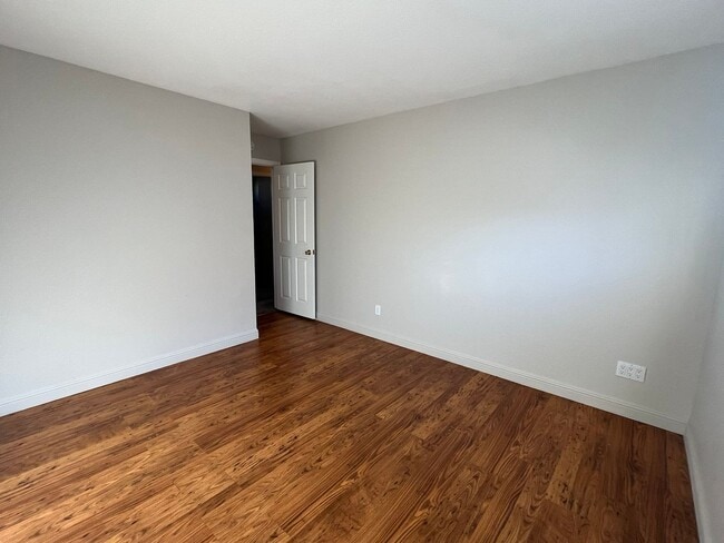 Building Photo - 515 Ash St