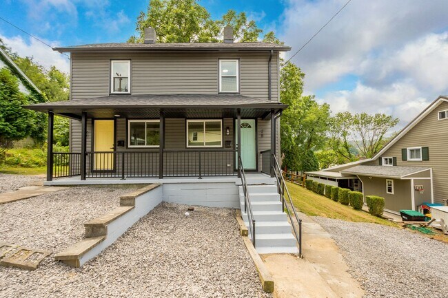Building Photo - READY FOR MOVE IN! FULLY RENOVATED 2-BEDRO...