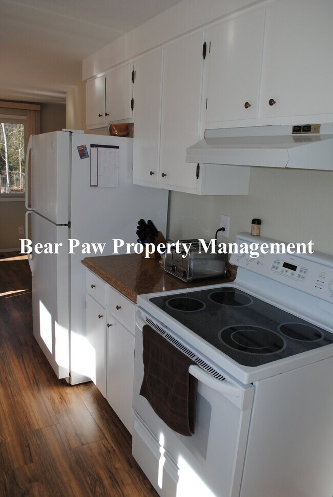 Building Photo - Cute home in Conifer!