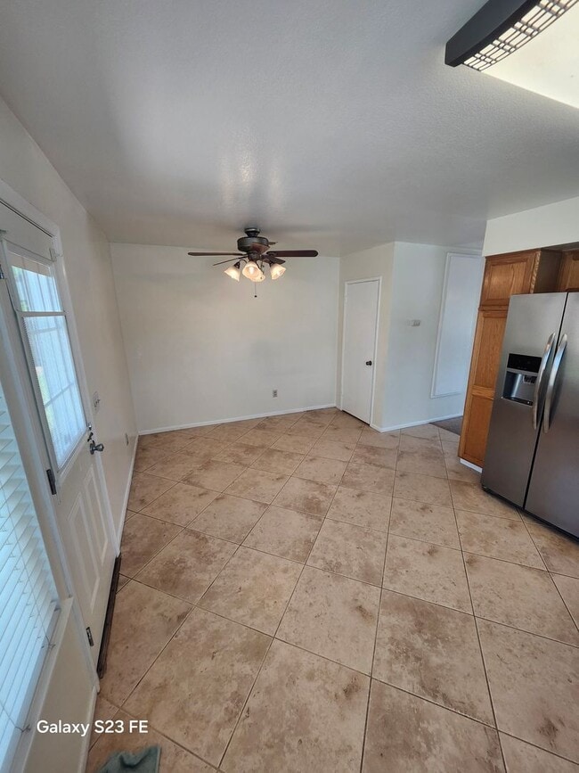 Building Photo - Single-Story home in Chino ready for you to move right in!