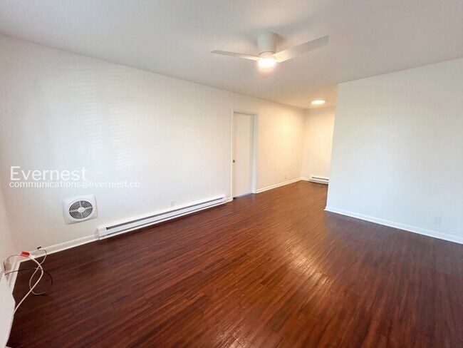 Building Photo - 2601 Hillsboro Pike