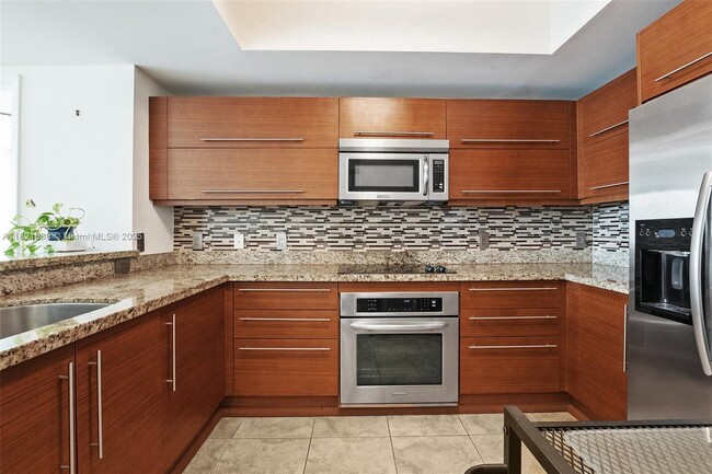 Building Photo - 2681 N Flamingo Rd