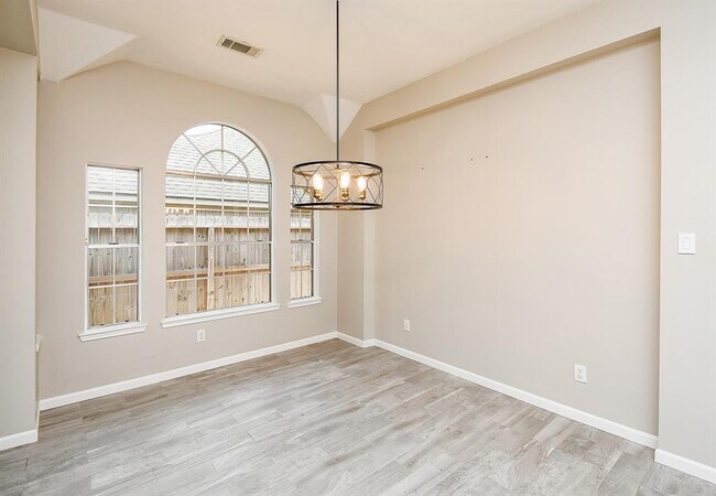 Building Photo - 23122 Beech Canyon Dr