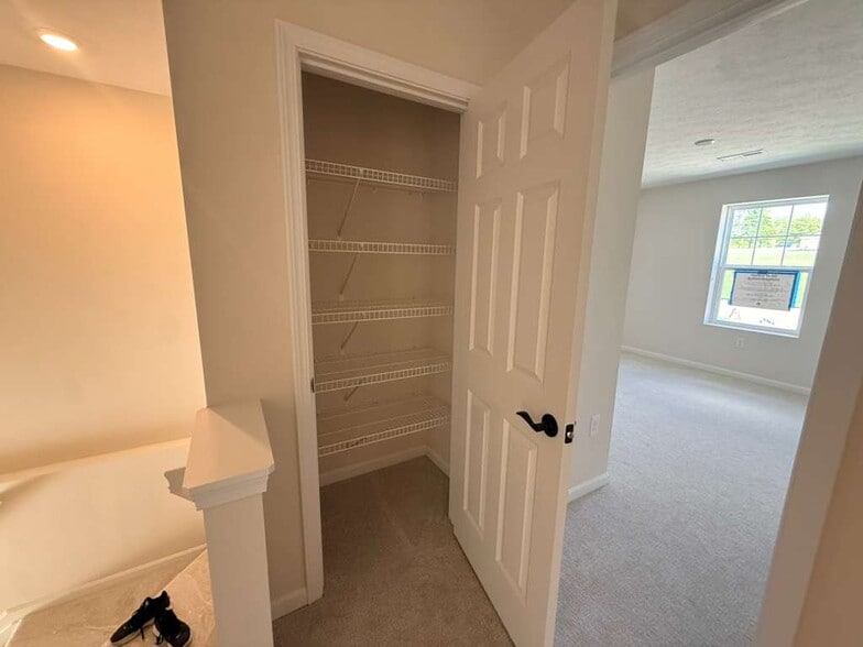 Building Photo - 7231 Grandway Dr