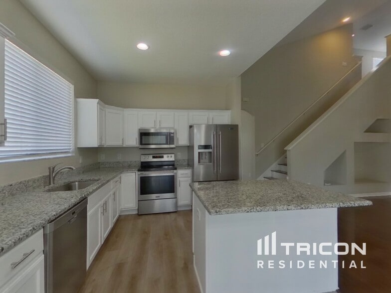 Building Photo - 9346 Black Thorn Loop