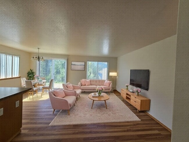 Building Photo - 390 Maylea Pl