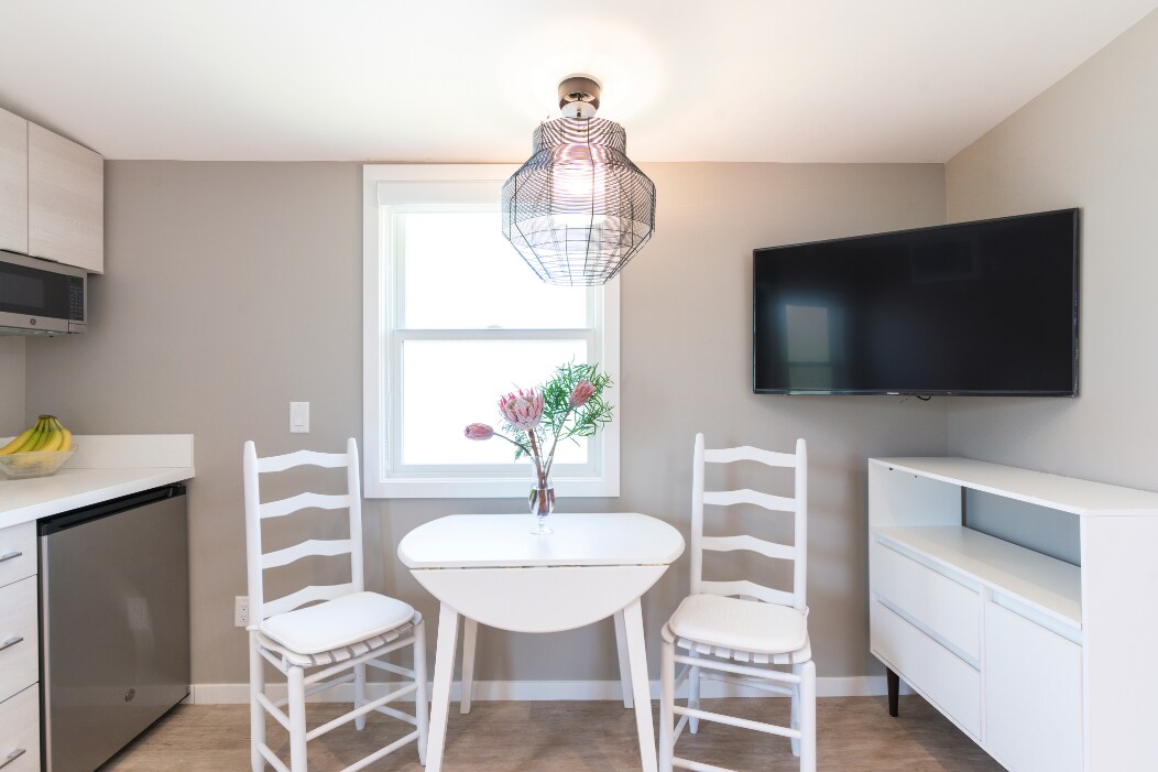 Building Photo - 930 Pueo St