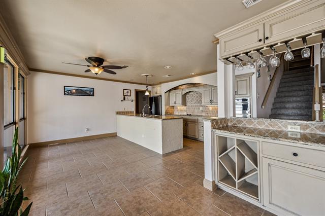 Building Photo - 18409 Shore Dr