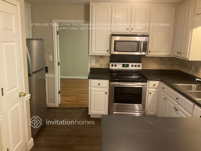 Building Photo - 110 Woodsong Dr