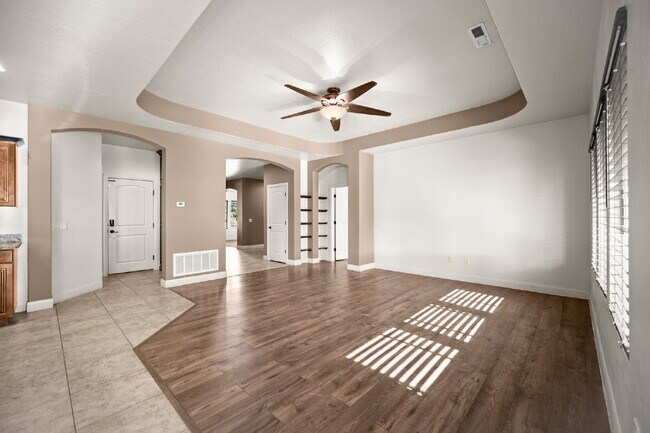 Building Photo - "Spacious 5-Bed Oasis with 3 Baths in Washington, UT – 3,171 Sq Ft of Comfort!"