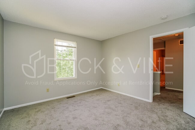 Building Photo - Pet-friendly house featuring fenced-in yard