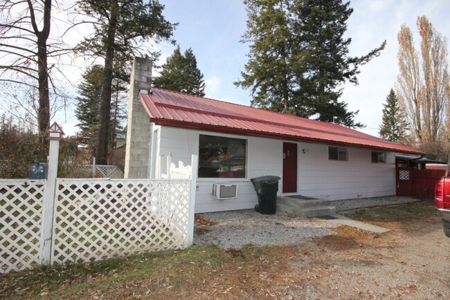 Building Photo - 438 2nd St