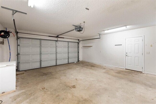 Building Photo - 106 Lagoon Way