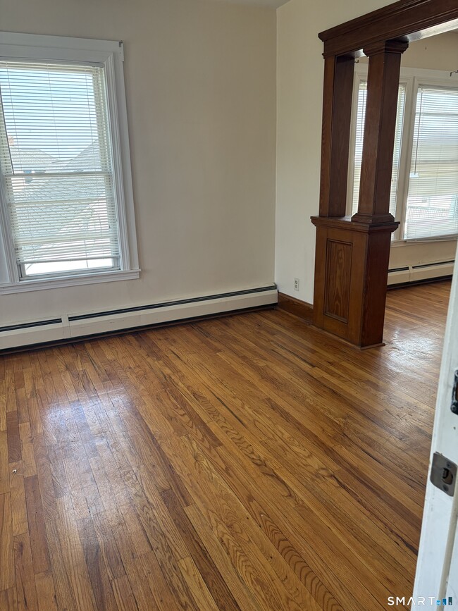 Building Photo - 33 Wilkenda Ave