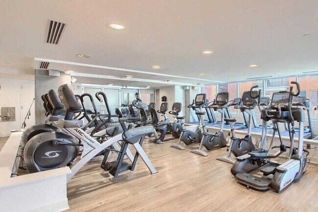 Building Photo - INCREDIBLE Riverfront Park Condo- 1BD/1BA ...