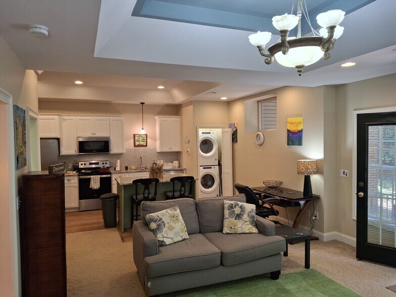 Building Photo - 203 Trinity Way