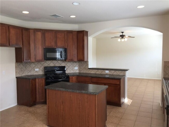 Building Photo - 3523 Shiraz Loop