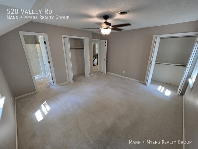 Building Photo - 520 Valley Rd
