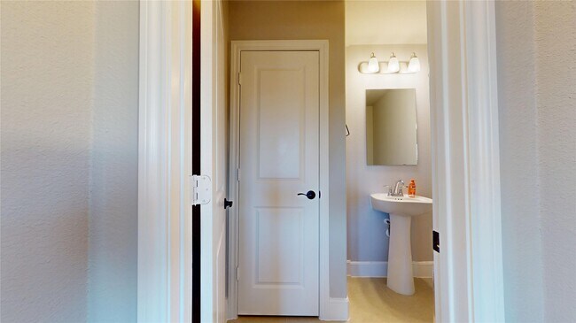 Building Photo - 8305 Greenleaf Ridge Way