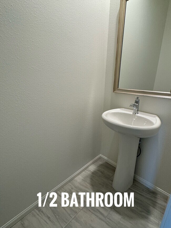 Building Photo - 51660 Whiptail Dr