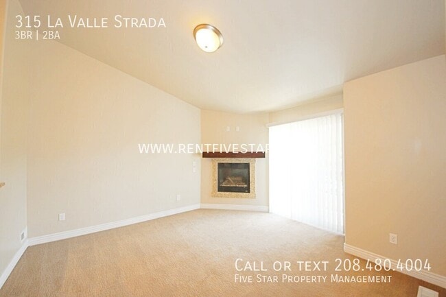 Building Photo - 315 La Valle Strada