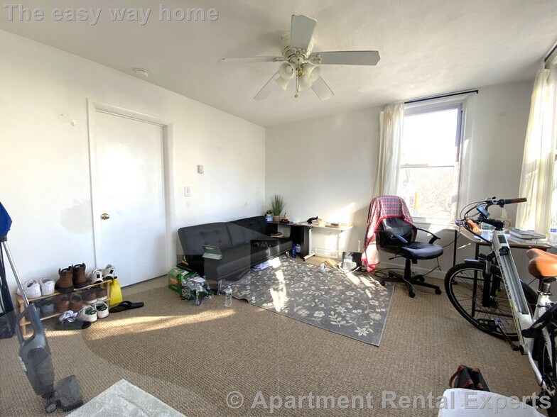 Building Photo - 521 Cambridge St