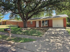 Building Photo - 6213 Dodson Terrace