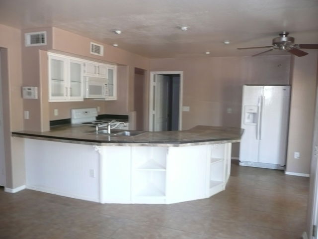 Building Photo - 1420 E Countrywalk Ln