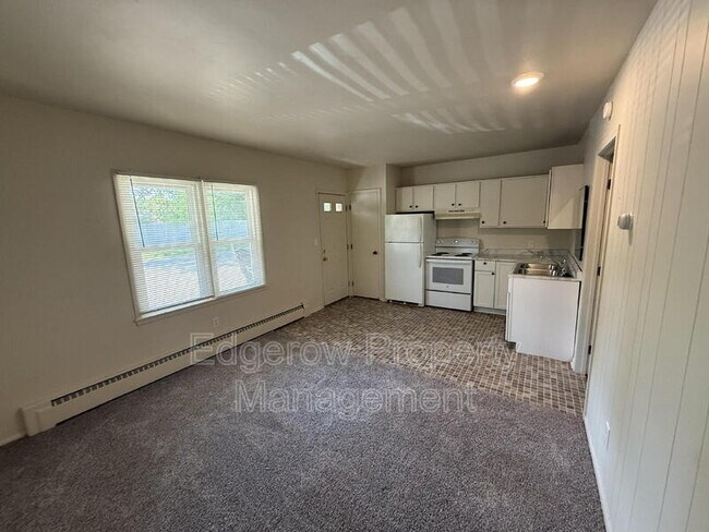 Building Photo - 13827 Ironwood Dr NW