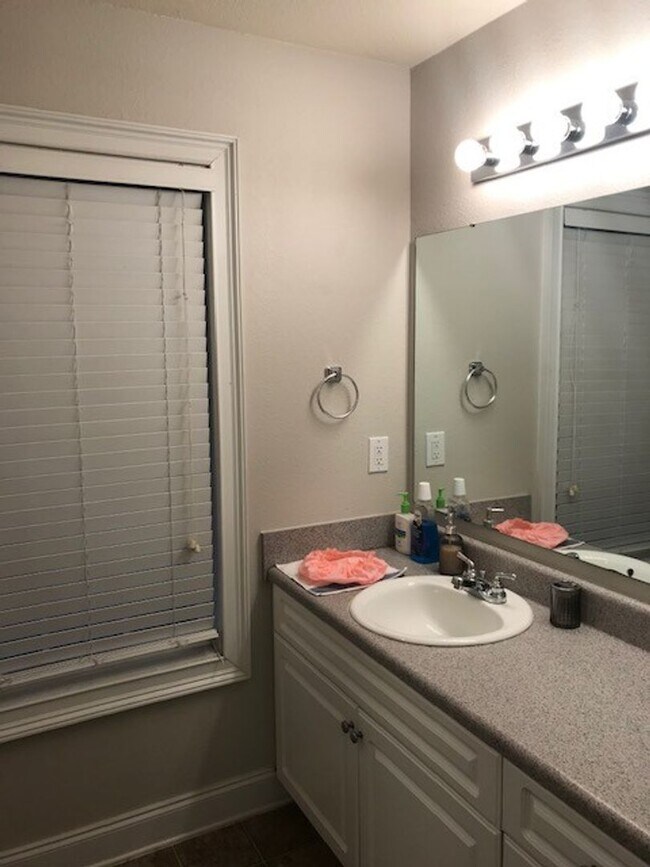 Building Photo - Eagles Landing North #42