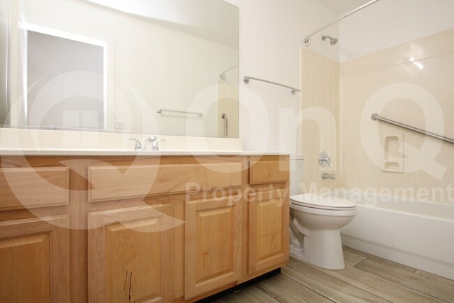 Building Photo - 1673 E Wildhorse Pl