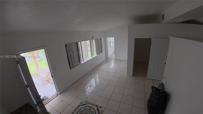 Building Photo - 14931 NE 7th Ct