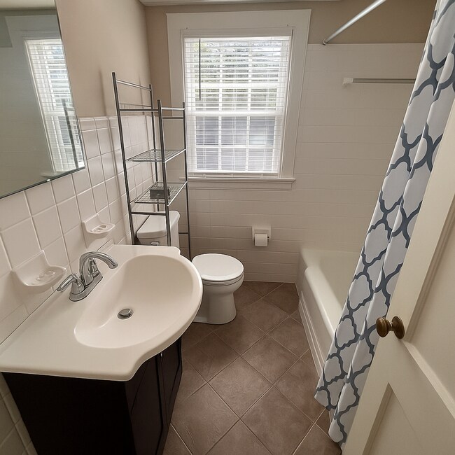 Building Photo - Spacious & Stylish 3-Bedroom Near Wake For...