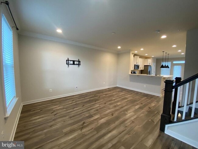 Building Photo - 8612 Shady Pines Dr