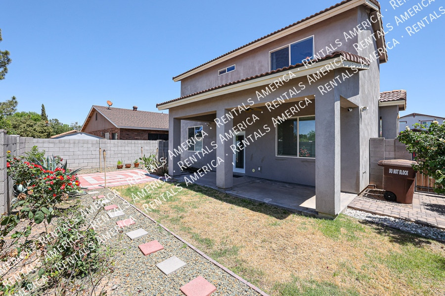 Building Photo - 11862 N 79th Dr