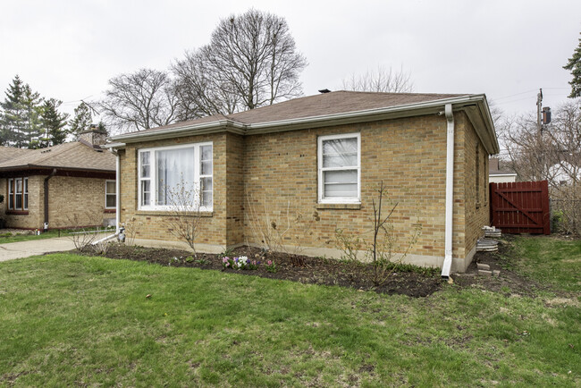Primary Photo - 342 N Lewis Ave