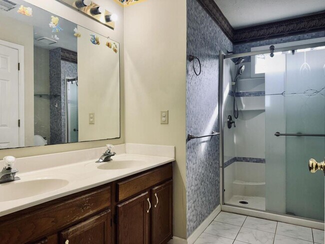 Building Photo - 3624 Manchester Dr