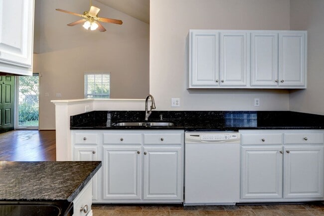 Building Photo - Peaceful Retreat in Willow Lakes