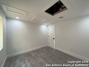 Building Photo - 2615 S Flores St