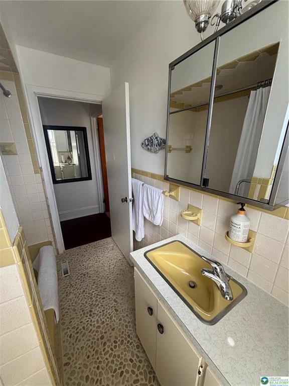 Building Photo - 2248 Birch St