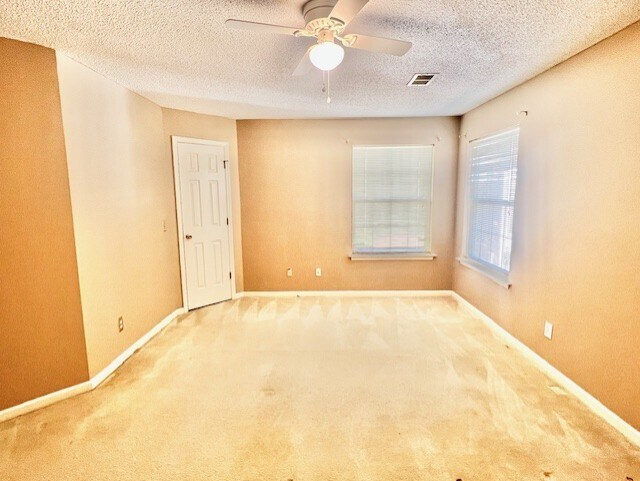 Building Photo - 2117 Sanderling Dr