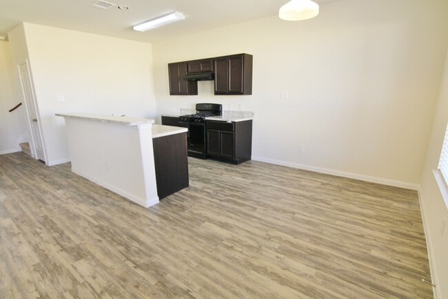 Building Photo - Brenwood Manor - 18242 Bethany Manor Ct, K...